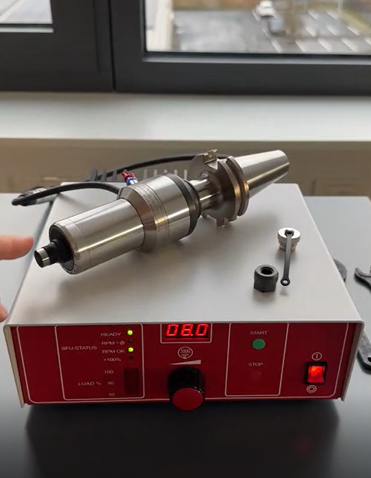 主轴增速器及桌面式变频器实拍